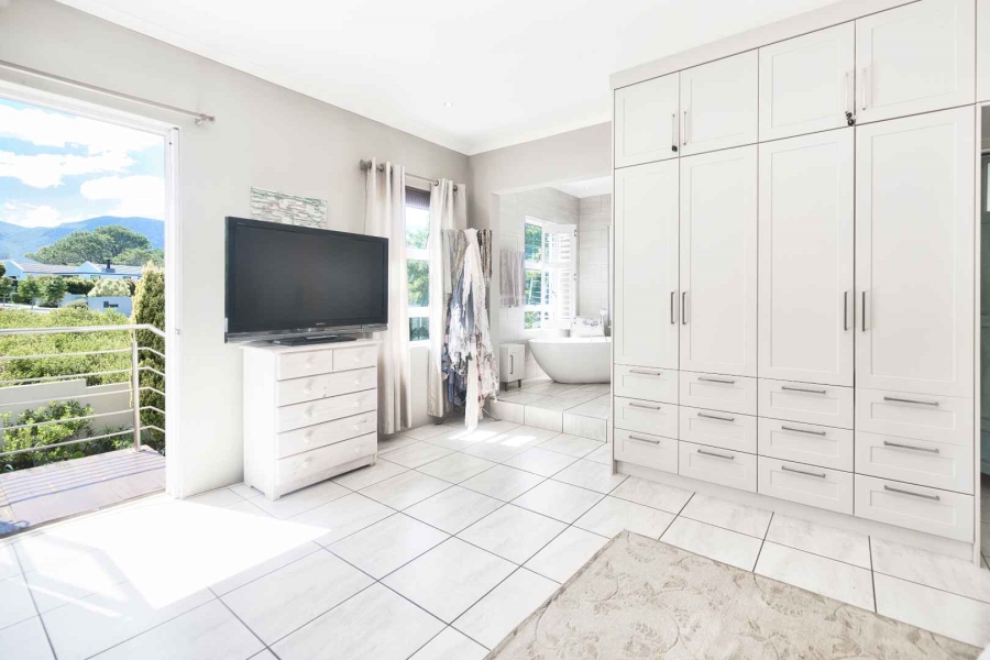 7 Bedroom Property for Sale in Hermanus Heights Western Cape